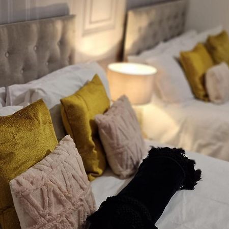 Shm Stays Leicester. Newly Renovated!! 15 Min Drive From City Centre, University. 9 Min Drive To Leicester City Stadium, 5 Min Drive To M1 & M69. 2 Min Walk To Bus Stop. Dış mekan fotoğraf