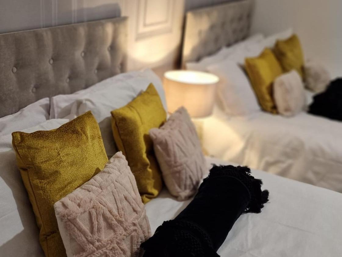 Shm Stays Leicester. Newly Renovated!! 15 Min Drive From City Centre, University. 9 Min Drive To Leicester City Stadium, 5 Min Drive To M1 & M69. 2 Min Walk To Bus Stop. Dış mekan fotoğraf