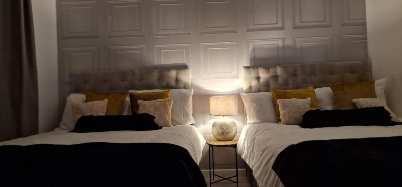 Shm Stays Leicester. Newly Renovated!! 15 Min Drive From City Centre, University. 9 Min Drive To Leicester City Stadium, 5 Min Drive To M1 & M69. 2 Min Walk To Bus Stop. Dış mekan fotoğraf