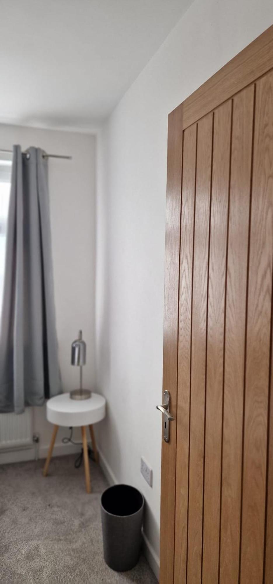 Shm Stays Leicester. Newly Renovated!! 15 Min Drive From City Centre, University. 9 Min Drive To Leicester City Stadium, 5 Min Drive To M1 & M69. 2 Min Walk To Bus Stop. Dış mekan fotoğraf